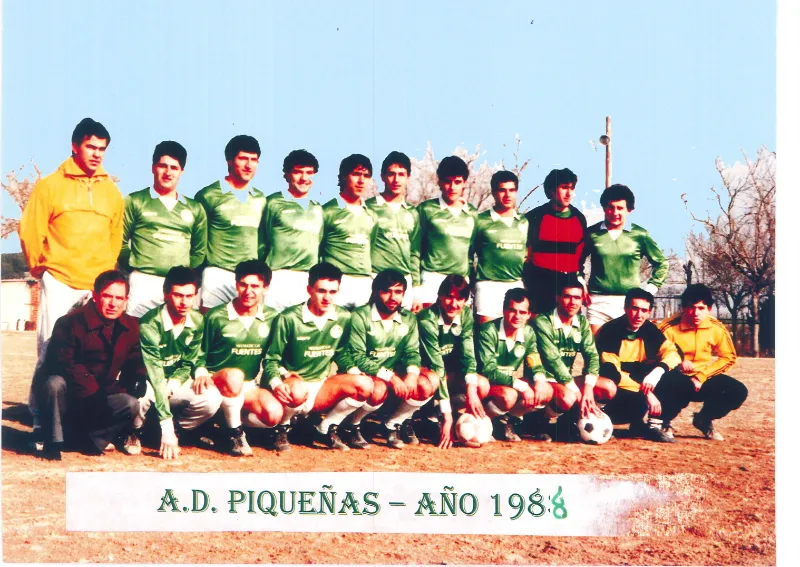 A.D. PIQUEÑAS AÑO 1988